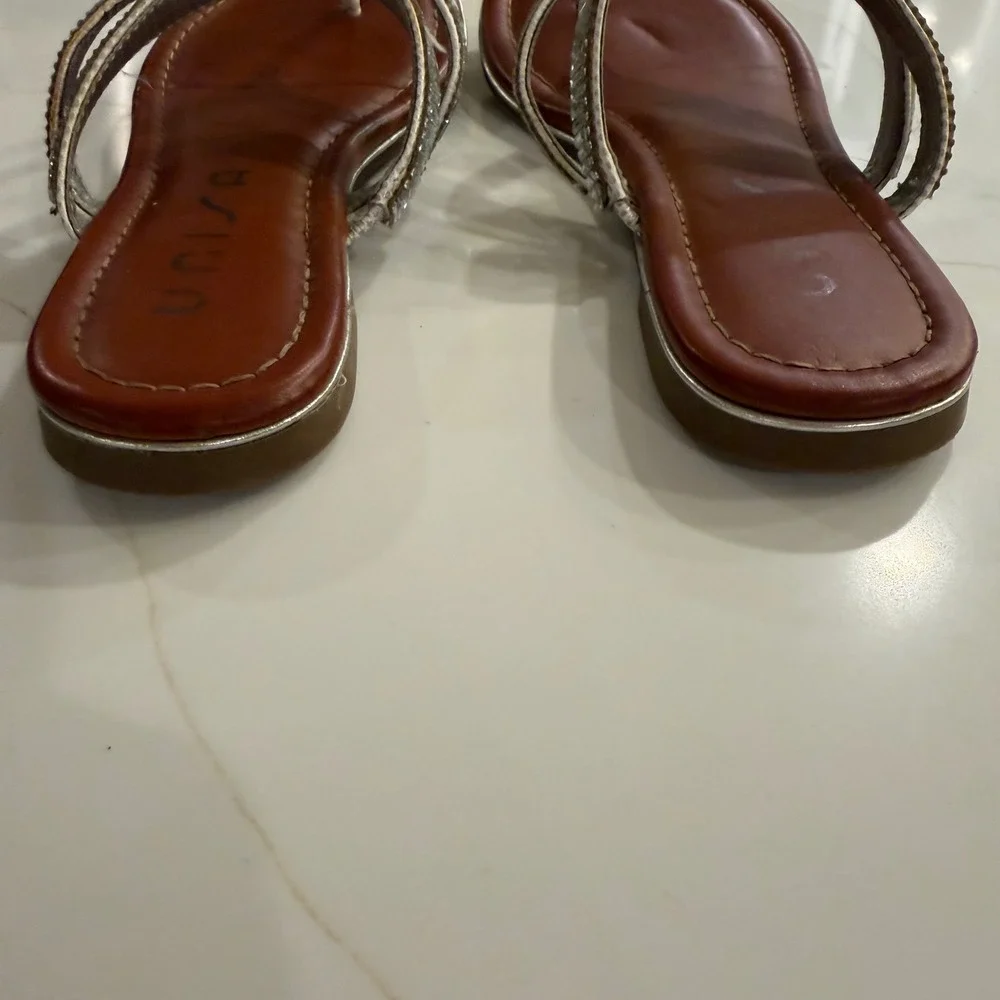 Unisa Womens Brown Silver Rhinestone Embellished Thong Flat‎ Sandals Size 6.5M